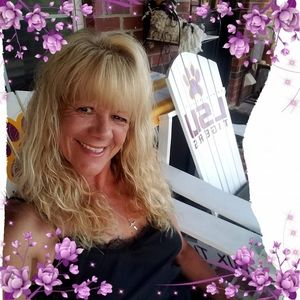 Meet your Posher, Donna hasha